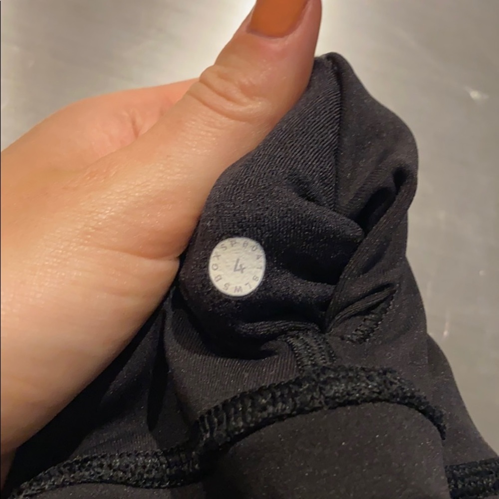 SUPER CUTE LULULEMON HIGH RISE LEGGING - Picture 6 of 6